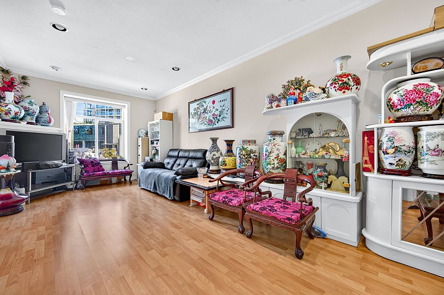 650 W 70th Avenue