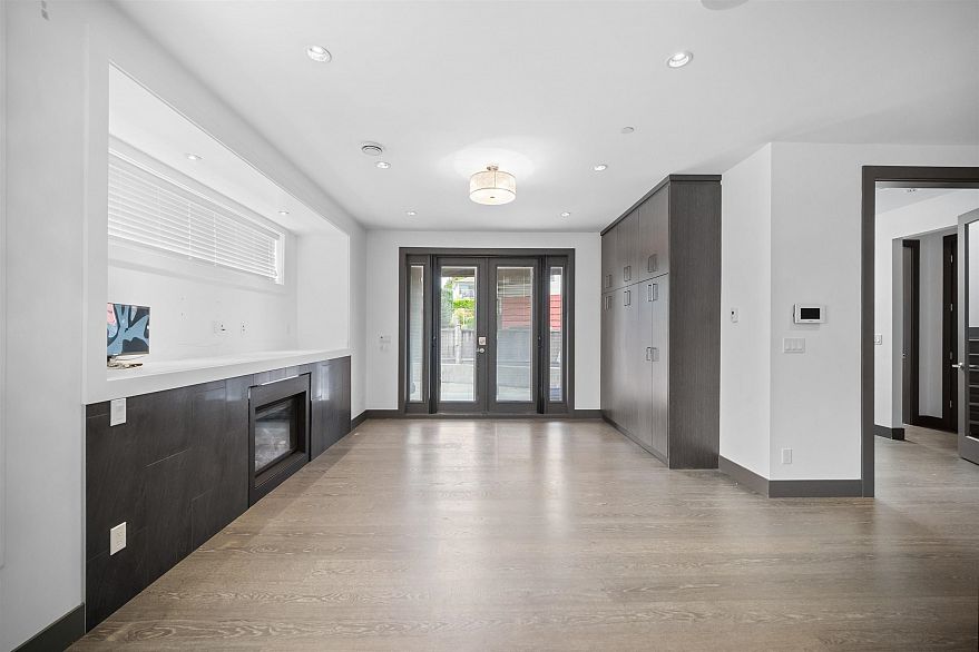 7493 Gatineau Place