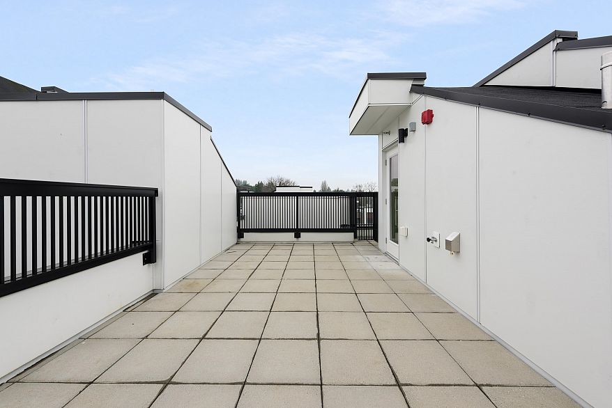 885 W 33rd Avenue
