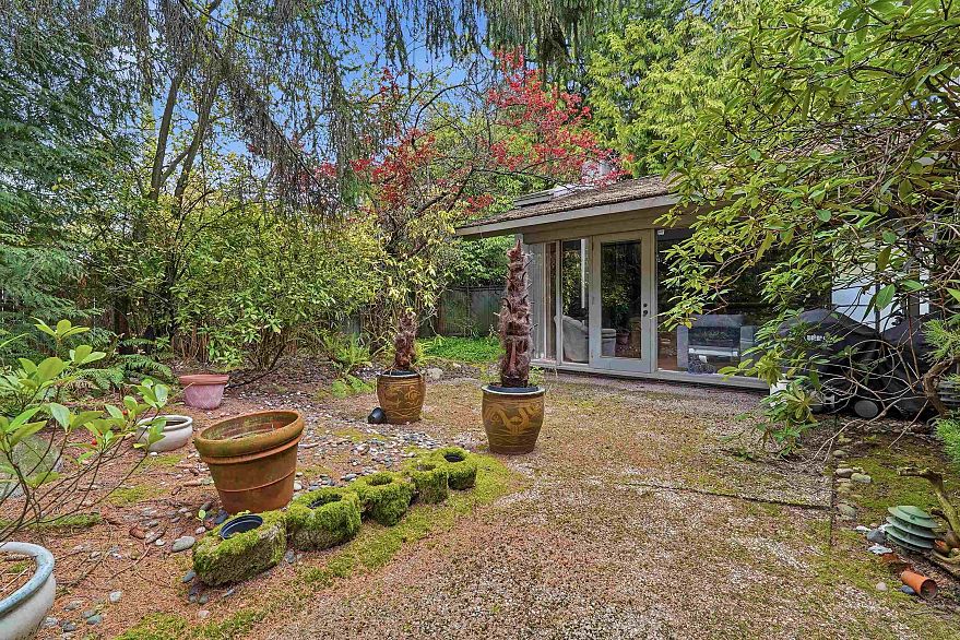 792 W 54th Avenue