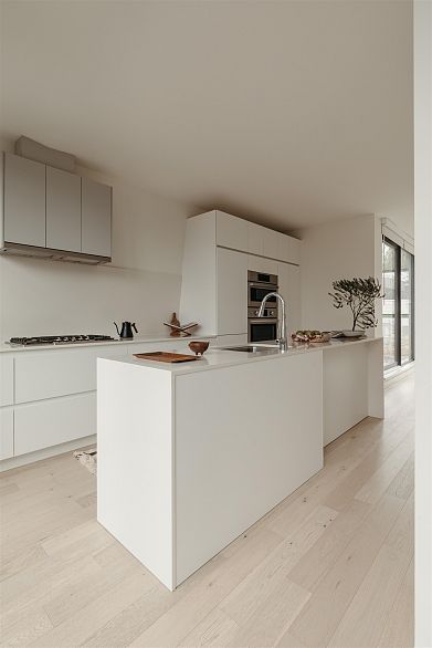 5 6 W 17th Avenue