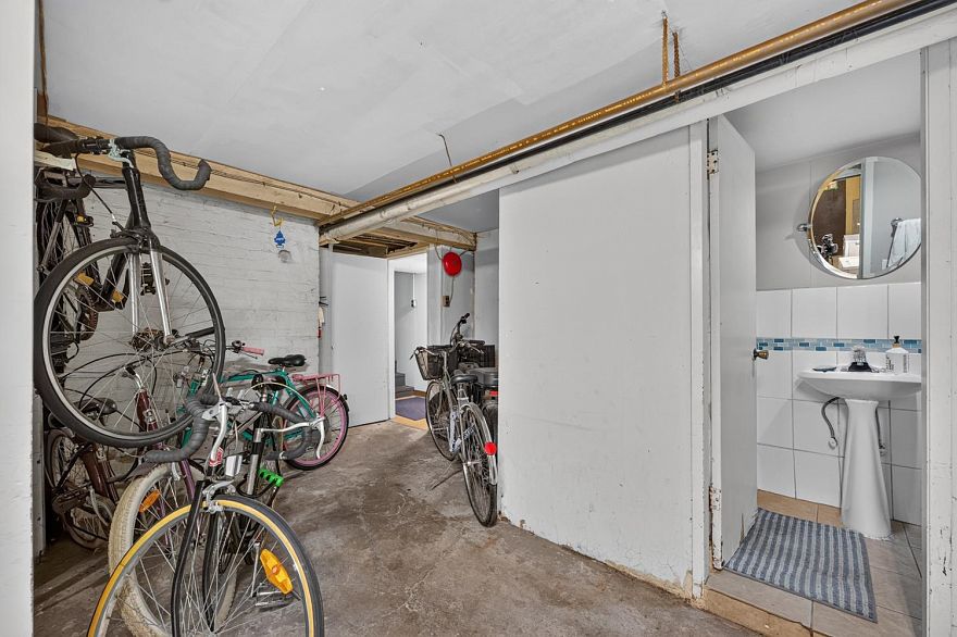 236 W 12th Avenue