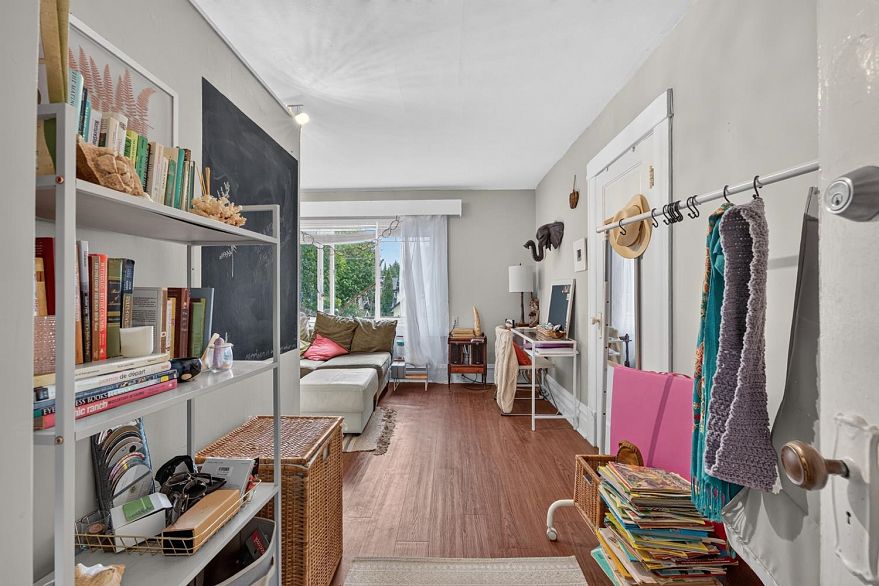 236 W 12th Avenue
