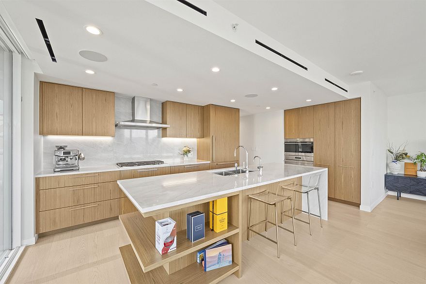 1801 1335 Howe Street
