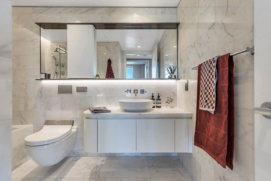 2204 1482 Robson Street