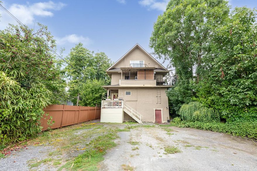 236 W 12th Avenue
