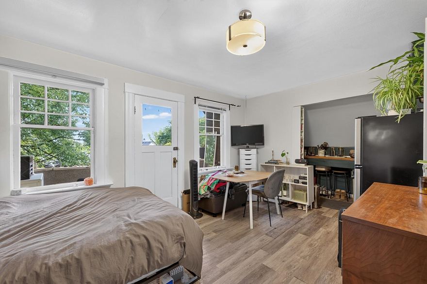 236 W 12th Avenue