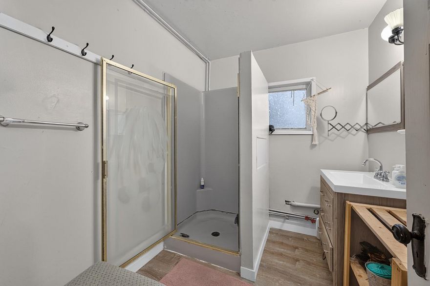 236 W 12th Avenue