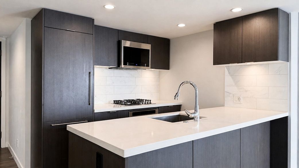 1608 8189 Cambie Street