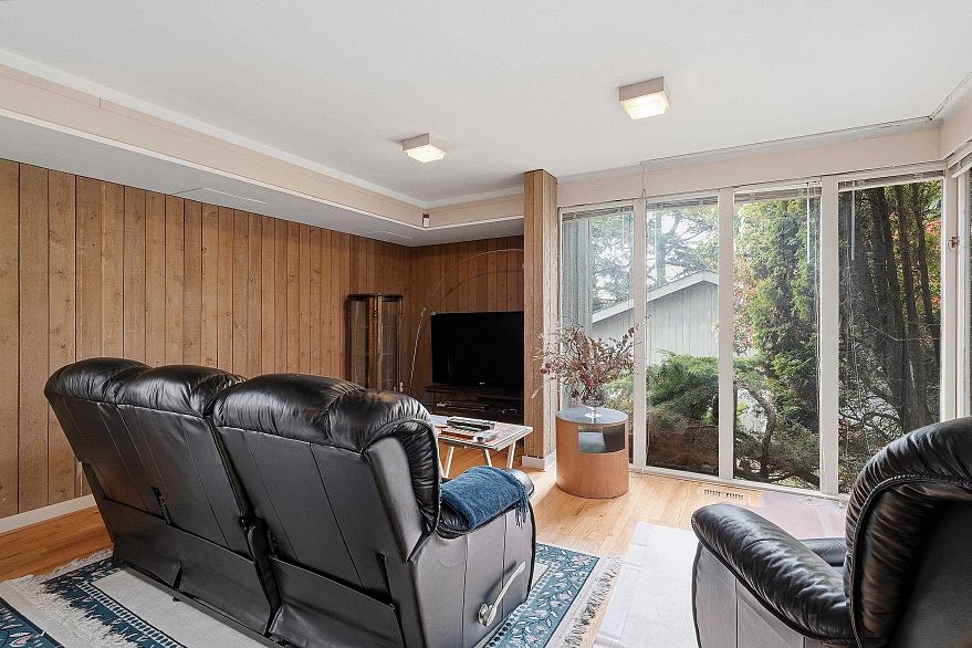 792 W 54th Avenue
