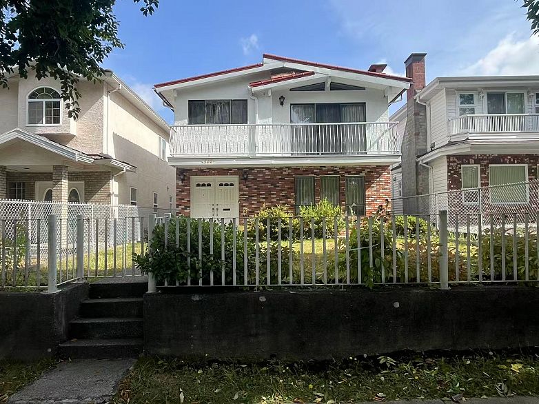 4568 Commercial Street