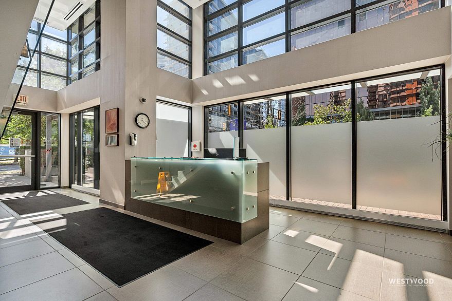 501 8 Smithe Mews