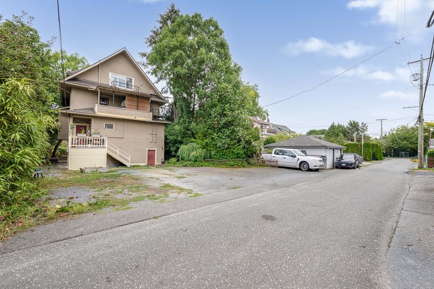 236 W 12th Avenue