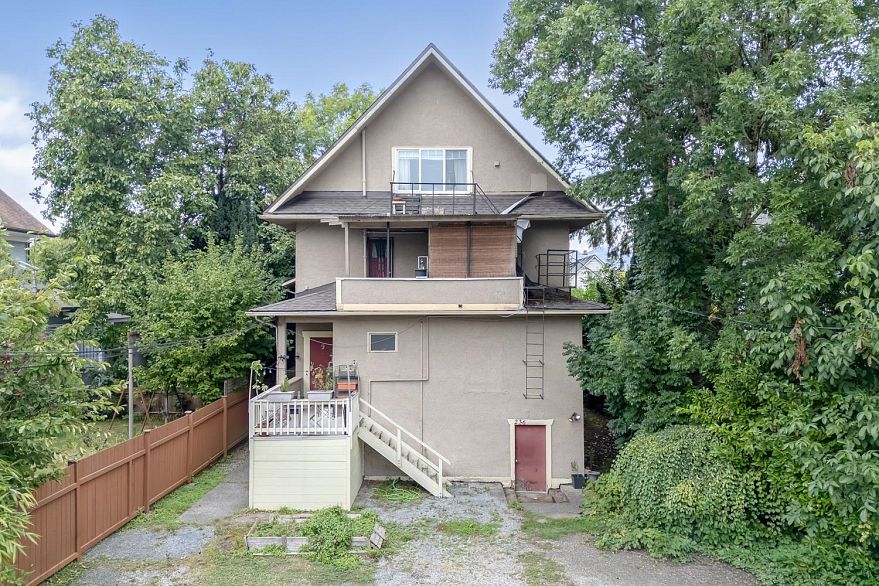236 W 12th Avenue