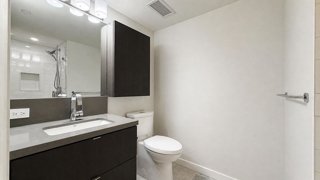 1608 8189 Cambie Street