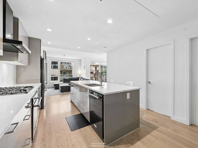 405 3581 Ross Drive