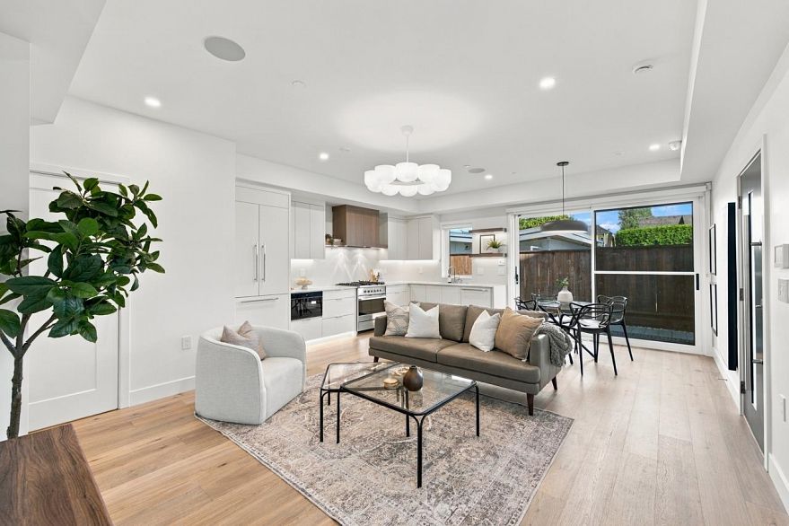 1135 W 33rd Avenue