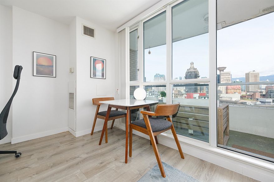 1703 63 Keefer Place