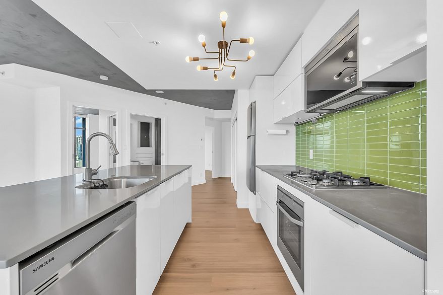1806 128 W Cordova Street