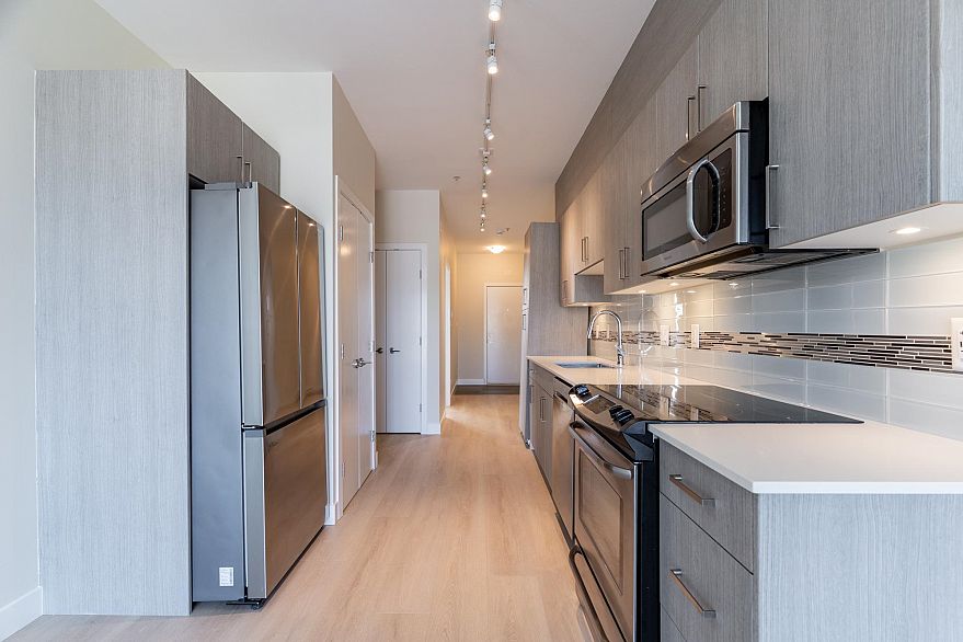 PH9 388 Kootenay Street