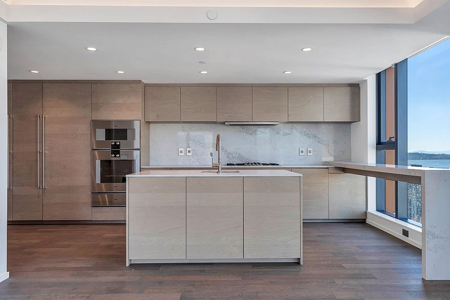 2402 1408 Robson Street