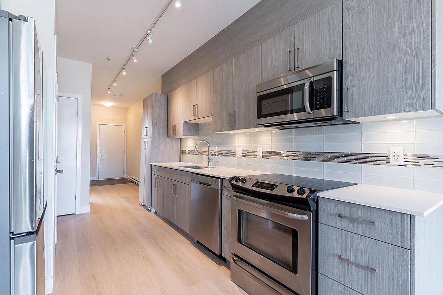 PH9 388 Kootenay Street