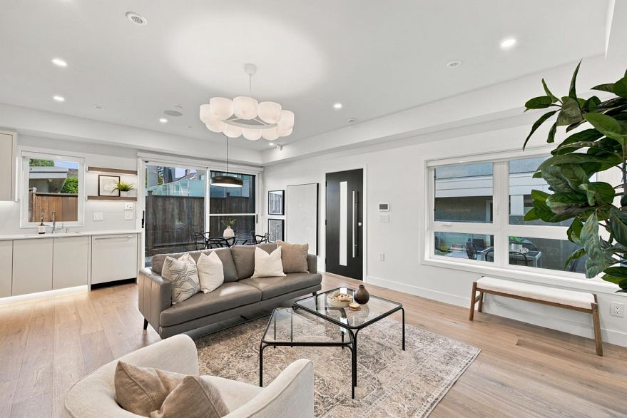 1135 W 33rd Avenue