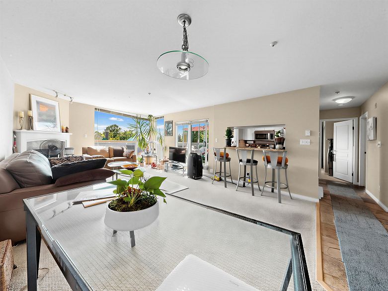 312 8450 Jellicoe Street