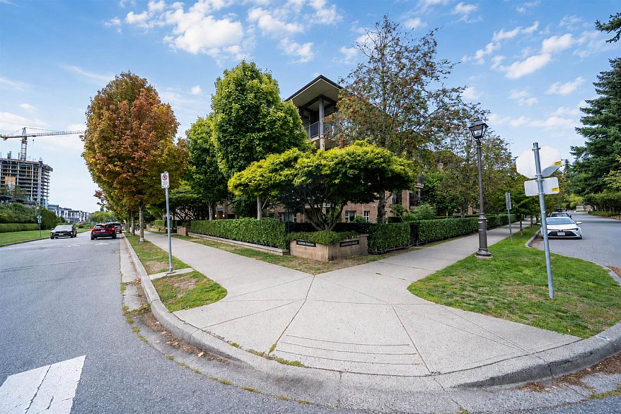 214 2388 Western Parkway