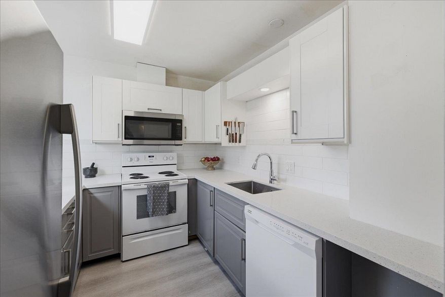14 W 14th Avenue