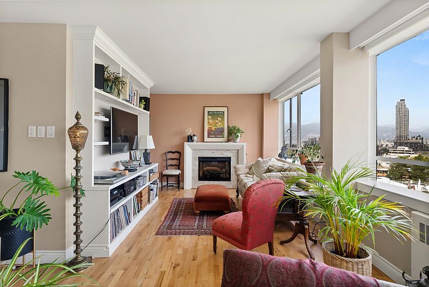 825 1445 Marpole Avenue