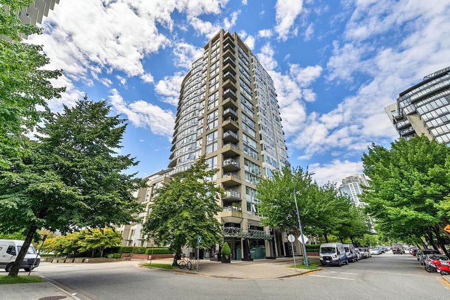 306 1383 Marinaside Crescent