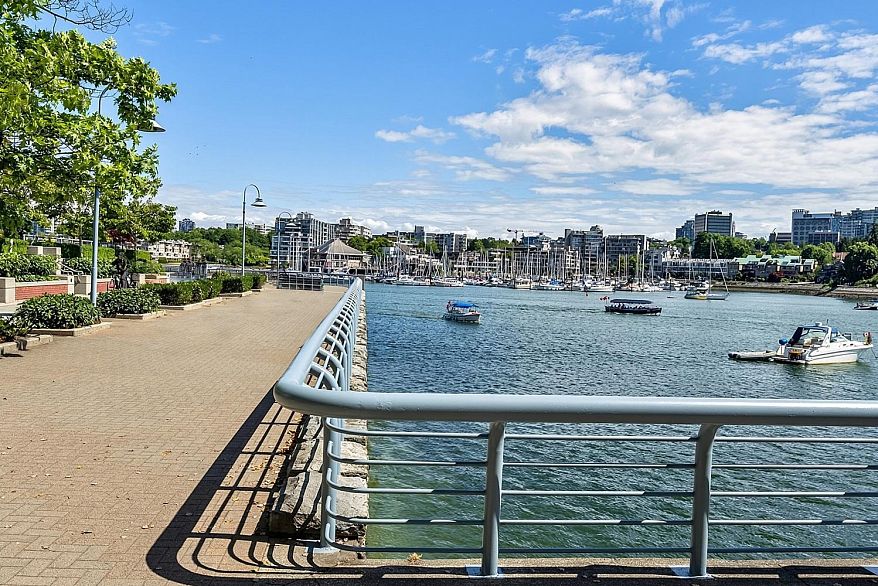 306 1383 Marinaside Crescent