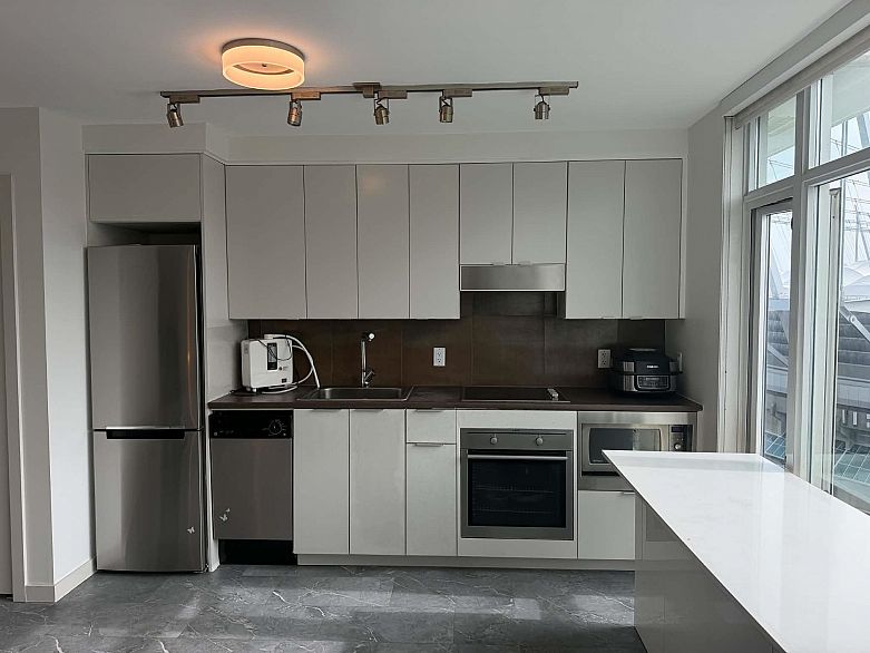 1606 161 W Georgia Street