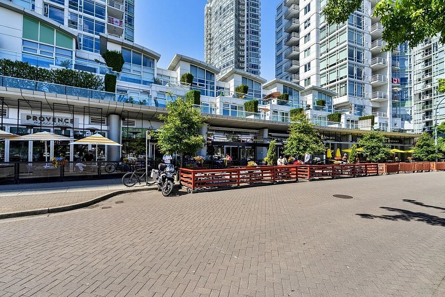 306 1383 Marinaside Crescent