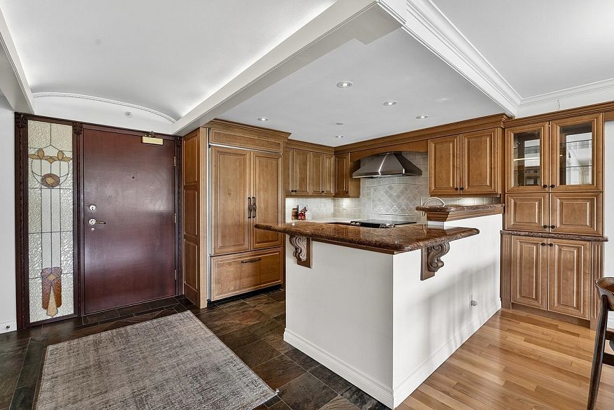 306 1383 Marinaside Crescent