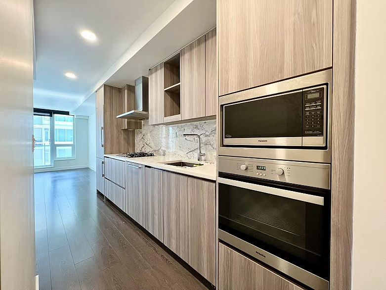 708 455 SW Marine Drive