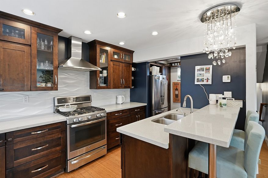 2015 Creelman Avenue