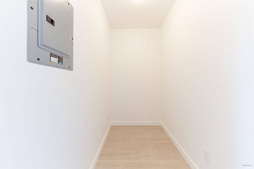 2303 4815 Eldorado Mews