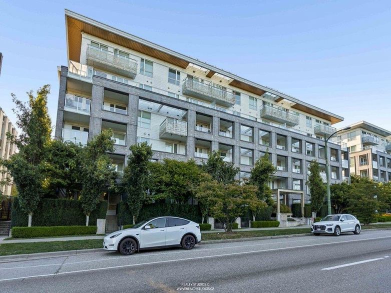 306 6677 Cambie Street