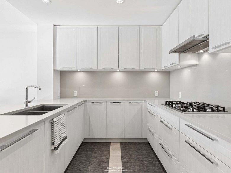 306 6677 Cambie Street