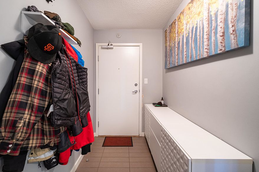 3301 233 Robson Street