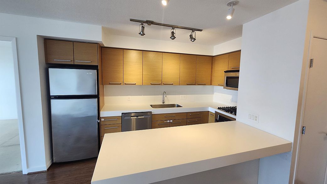 1003 2770 Sophia Street