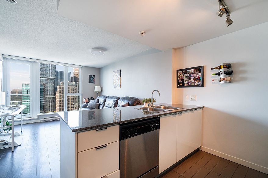 3301 233 Robson Street