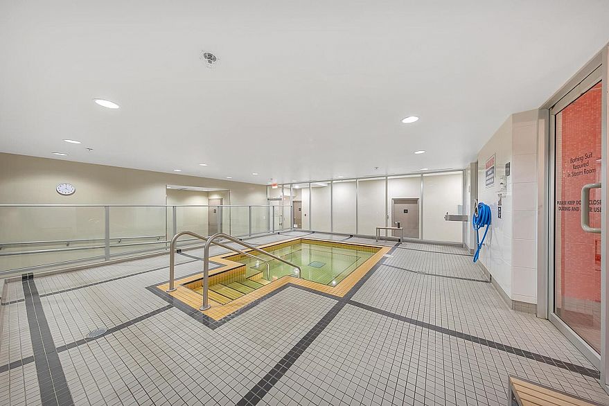 3301 233 Robson Street