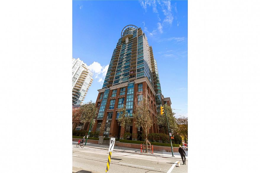 1503 1088 Quebec Street