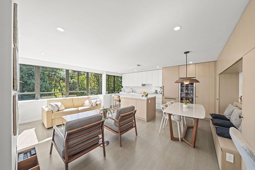 817 1445 Marpole Avenue