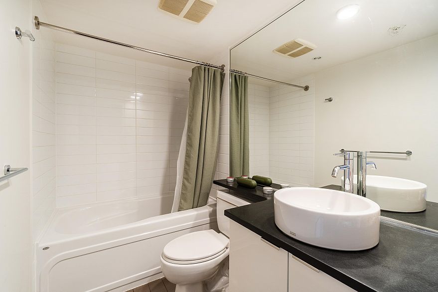3301 233 Robson Street