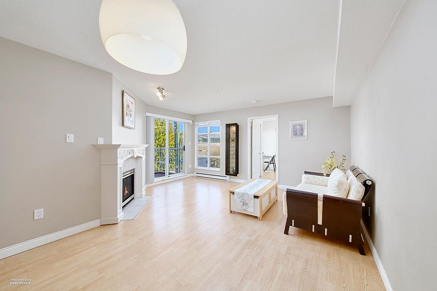 301 8989 Hudson Street