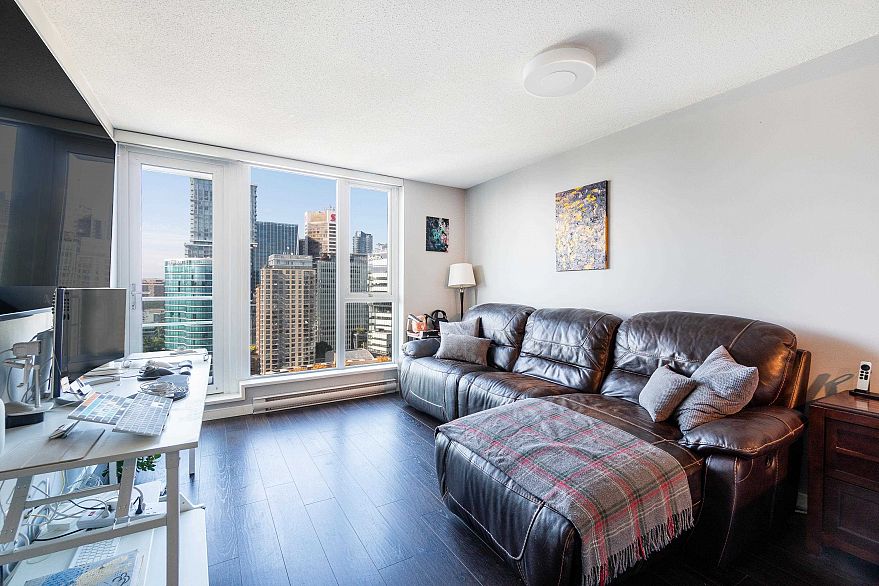 3301 233 Robson Street